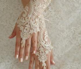 Wedding Gloves, lace gloves, Fingerless Gloves, champagne lace gloves, cuff wedding bride, bridal gloves