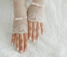 lace glove, peach lace glove, glove, bridal glove, wedding accessories, wedding glove, 
